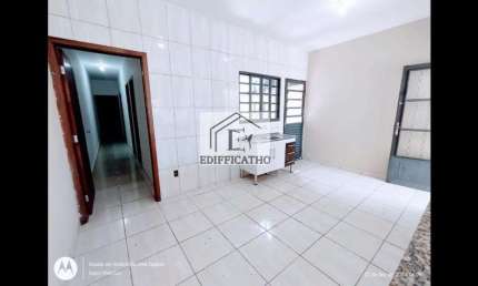 Casa para Locação em Pindamonhangaba, Mombaça, 3 dormitórios, 1 suíte, 1 banheiro, 2 vagas