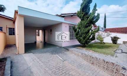 Casa para Locação em Pindamonhangaba, Quadra Coberta, 3 dormitórios, 1 banheiro, 2 vagas