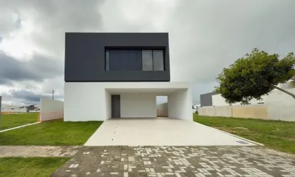 Casa a venda 4 suite sendo uma suite master com closet  220 m2 área construída