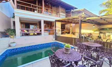 Casa com 4 Suítes a Poucos Passos da Praia de Piratininga