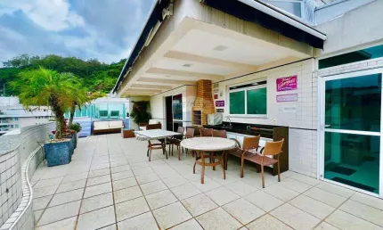 Excelente Cobertura com 2 quartos, piscina e uma varanda gourmet linda e grande com uma maravilhosa vista..
