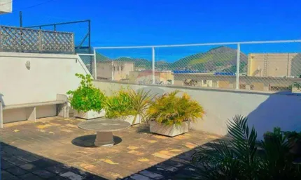 Excelente Cobertura Duplex em Icaraí, na rua Paulo Gustavo com 04 qtos, 01 suíte, vaga e linda vista para a praia, Pão de Acúcar e Corcovado.