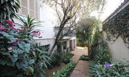 Casa com 4 quartos à venda na Rua Itobi, Pacaembu, São Paulo