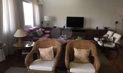 Apartamento com 4 quartos à venda em Aclimação - SP