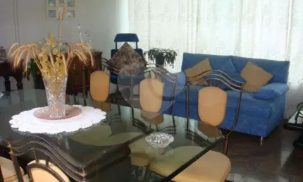 Casa com 5 quartos à venda ou para locação em Saúde - SP