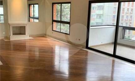 Apartamento com 4 quartos à venda ou para locação em Moema - SP