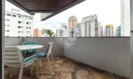 Apartamento com 4 quartos à venda em Vila Uberabinha - SP