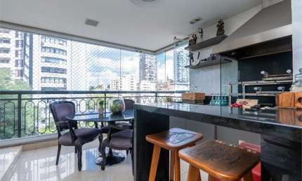 Apartamento com 4 quartos à venda em Aclimação - SP