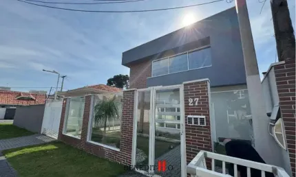Casa à venda na Rua Antônio Daniel Dalcuche Filho, Uberaba, Curitiba