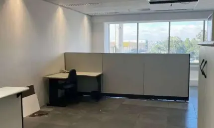 Sala comercial para alugar na Alameda Rio Negro, Alphaville, Barueri