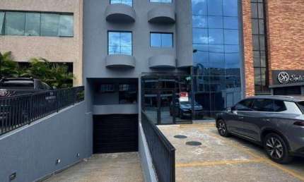 Prédio para alugar na Avenida Netuno, Alphaville, Santana de Parnaíba