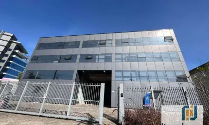 Galpão para venda e locação no polo empresarial tamboré