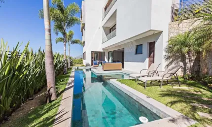 Casa para venda com linda vista no Alphasitio Tamboré