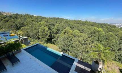 Casa linda à venda no Tamboré 10 com vista deslumbrante - estuda permuta