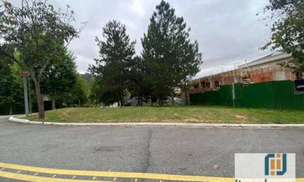 Terreno de esquina à venda - 545 - m² - Villa Solaia Tamboré