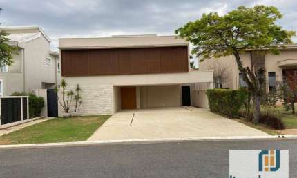 Casa belíssima à venda no Residencial Alphaville Zero