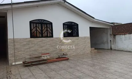 Casa com 3 quartos para alugar na Rua Plínio Marinoni, 04, Boqueirão, Curitiba