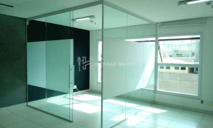 Sala Comercial de 39m² com banheiro e vaga de garagem para locação no Centro de São Caetano do Sul