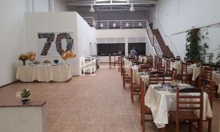 CASA COM SALÃO LIVRE E MEZANINO P/ USO COMERCIAL, OU REVERSÃO PARA RESIDENCIAL.
