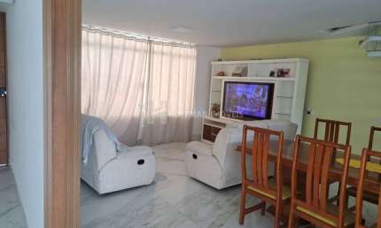 Sobrado à venda com 03 suítes e 03 vagas no bairro Campestre, Santo André