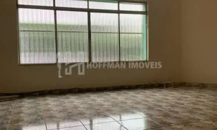 Sobrado de esquina residencial com 3 dormitórios e cômodos grandes