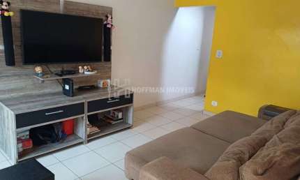 CASA PARA VENDA COM 3 QUARTOS E 4 VAGAS DE GARAGEM.