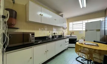 Sobrado com 2 Quartos e 1 banheiro para Locação no bairro Santa Paula.