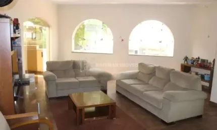 Casa Sobreloja para Locação no Bairro Santa Maria com 550m² de Conforto e Espaço!