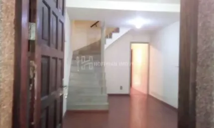 Sobrado à venda com 02 dormitórios, 02 banheiros e 01 vaga de garagem no Bairro Santa Maria
