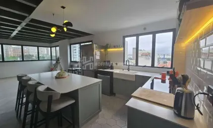 Apartamento inteiramente reformado - 03 dormitórios, 01 suíte, 02 vagas à venda no centro de scs