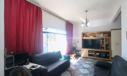 Casa Assobradada à venda no Bairro Barcelona com 02 dormitórios, 01 suíte, 05 vagas!