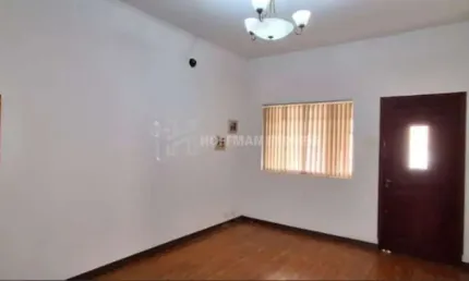 Casa Térrea com 02 Dormitórios, 02 Banheiros, 04 Vagas, Quintal à Venda no Bairro Santo Antonio!