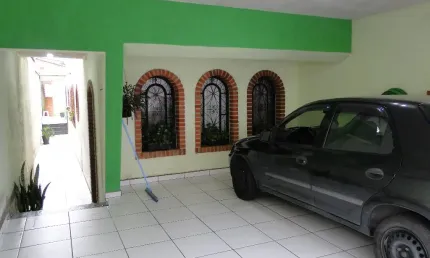 Sobrado com 3 Quartos e 4 WC's na Cidade São Jorge, Santo André, SP