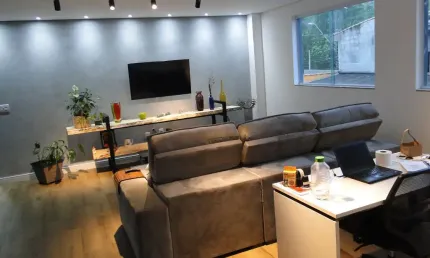Prédio Comercial com Salão de 180m² e 2 Apartamentos de 220m² todo reformado no Parque Marajoara