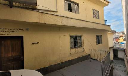 Sobrado à Venda dividido em 2 casas no Jardim Marek, Santo André, SP