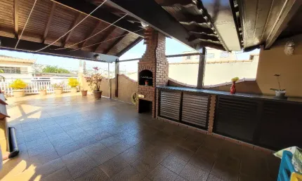 Sobrado à Venda com 2 Quartos e 2 WC's na Vila Assis, Mauá