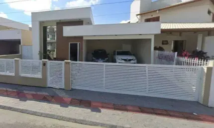 Casa para Venda em Palhoça, Pedra Branca, 3 dormitórios, 1 suíte, 2 banheiros, 2 vagas