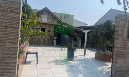 Casa para Venda em Palhoça, Madri, 2 dormitórios, 1 banheiro, 2 vagas