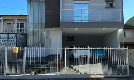 Casa para Venda em São José, Praia Comprida, 3 dormitórios, 1 suíte, 3 banheiros, 2 vagas