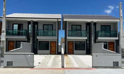 Sobrado para Venda em Palhoça, Bela Vista, 2 dormitórios, 1 banheiro, 2 vagas