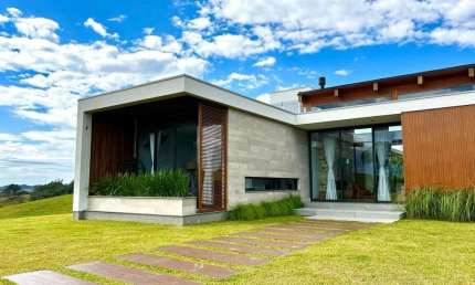 Casa para Venda em Rancho Queimado, Rancho Queimado, 3 dormitórios, 3 suítes, 2 vagas
