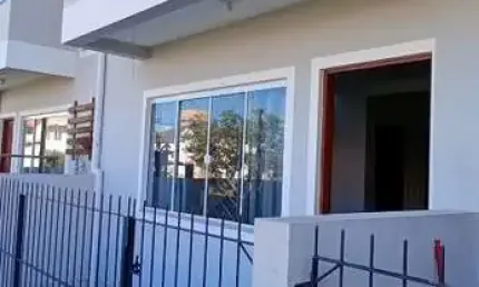 Sobrado para locação em palhoça, barra do aririu, 2 dormitórios, 2 banheiros, 1 vaga