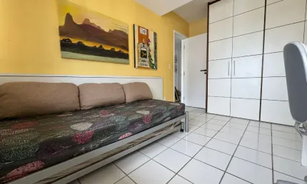 Apartamento com 5 quartos e 2 suites, possui 2 pavimentos. area ùtil  totalizando 377,86