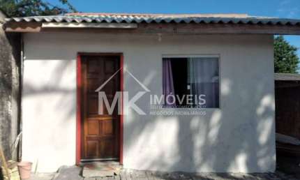 Casa à venda na Avenida Vinte e Nove de Abril, Centro, Guaratuba