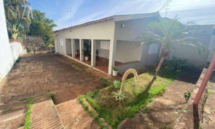 Casa com 3 quartos à venda na Rua 8, Centro, Barretos