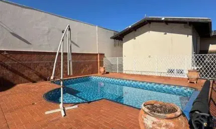 Casa com 3 quartos à venda na Avenida 33, Centro, Barretos