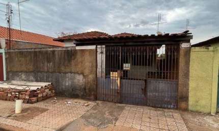 Casa com 2 quartos à venda na Rua 2, Centro, Barretos