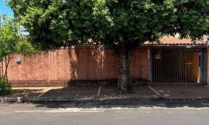 Casa com 3 quartos à venda na Rua 26, Centro, Barretos