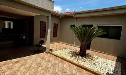 Casa com 4 quartos à venda na Rua 10, Celina, Barretos