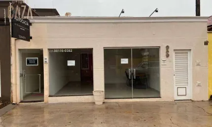 Casa comercial com 4 salas à venda na Avenida 13, Centro, Barretos